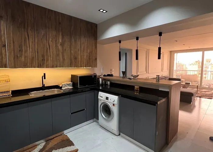 Stylish Apartment Prime Location